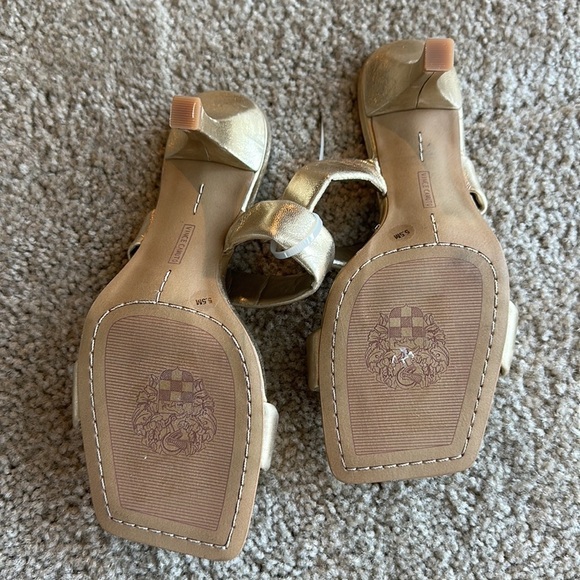 NEW! Vince Camuto Aslee Mule Gold Slip On Heels- Size 5.5📦 - Picture 7 of 7
